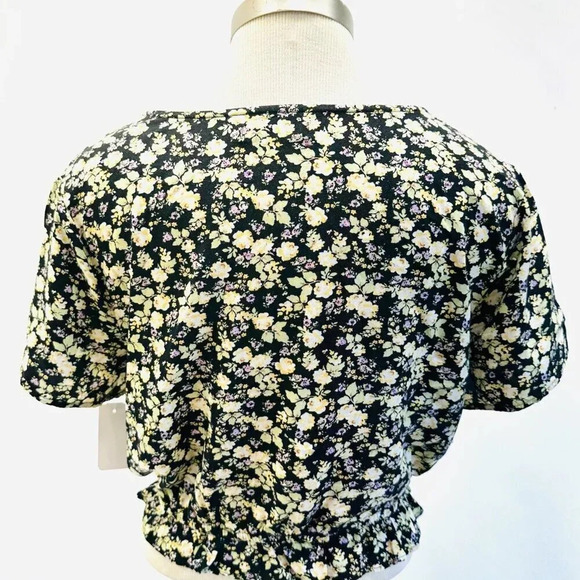 NWT SO GOODS FOR LIFE Juniors Short Sleeve Pullover V-Neck Floral Black Top Sz L - Picture 4 of 11